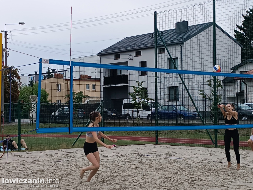 I Powiatowe Mistrzostwa Łowicza w piłkę plażową