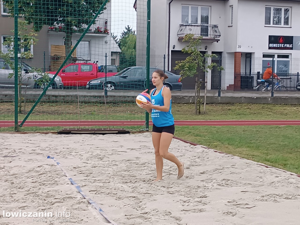 I Powiatowe Mistrzostwa Łowicza w piłkę plażową