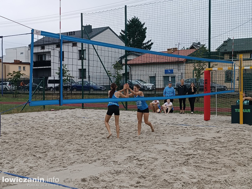 I Powiatowe Mistrzostwa Łowicza w piłkę plażową