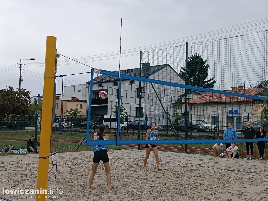 I Powiatowe Mistrzostwa Łowicza w piłkę plażową