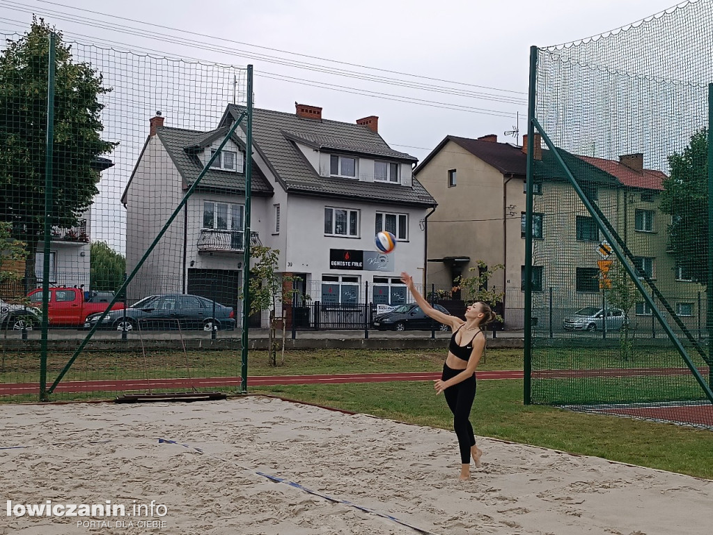 I Powiatowe Mistrzostwa Łowicza w piłkę plażową