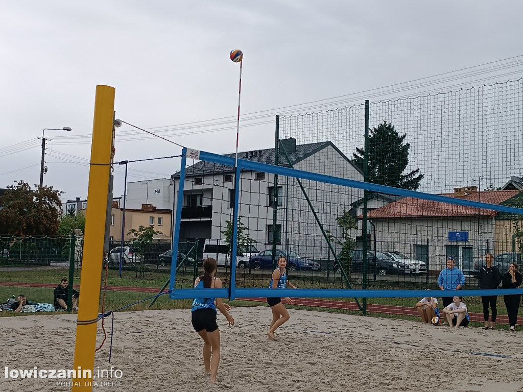 I Powiatowe Mistrzostwa Łowicza w piłkę plażową