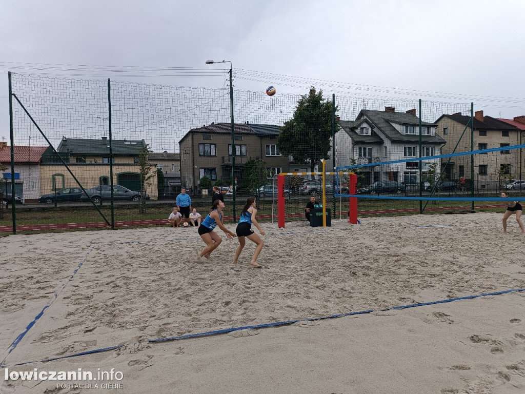 I Powiatowe Mistrzostwa Łowicza w piłkę plażową