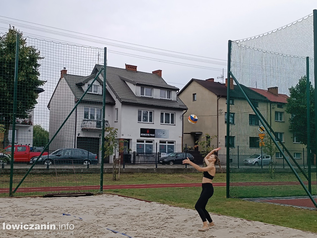 I Powiatowe Mistrzostwa Łowicza w piłkę plażową