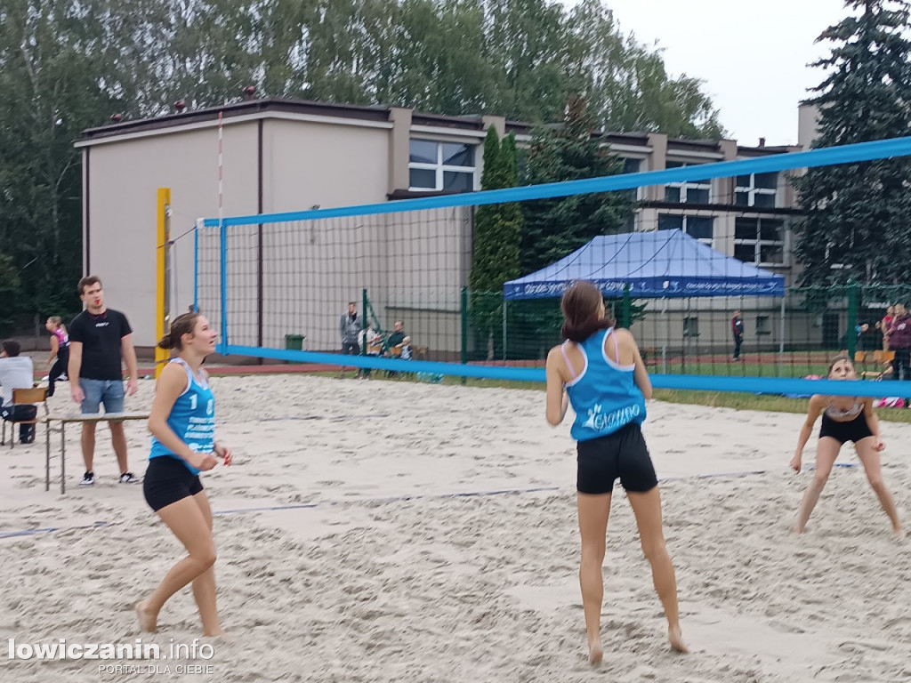 I Powiatowe Mistrzostwa Łowicza w piłkę plażową