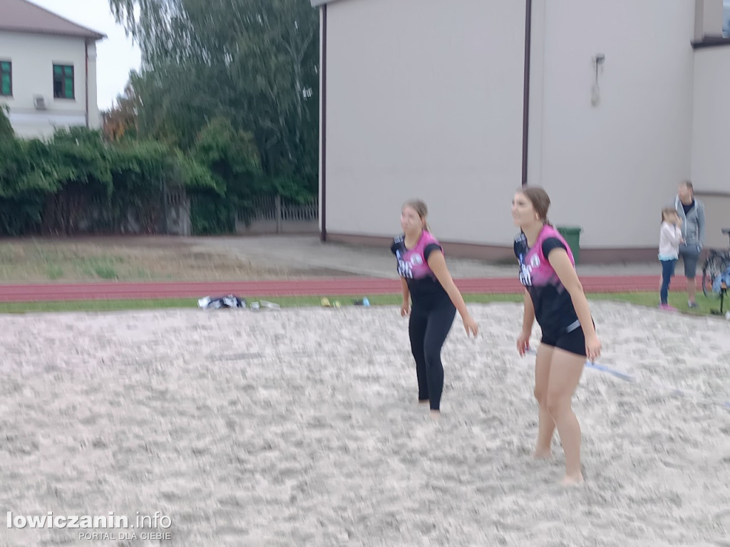 I Powiatowe Mistrzostwa Łowicza w piłkę plażową