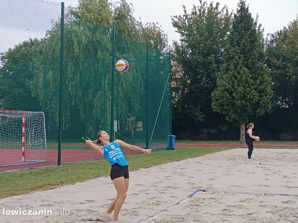 I Powiatowe Mistrzostwa Łowicza w piłkę plażową