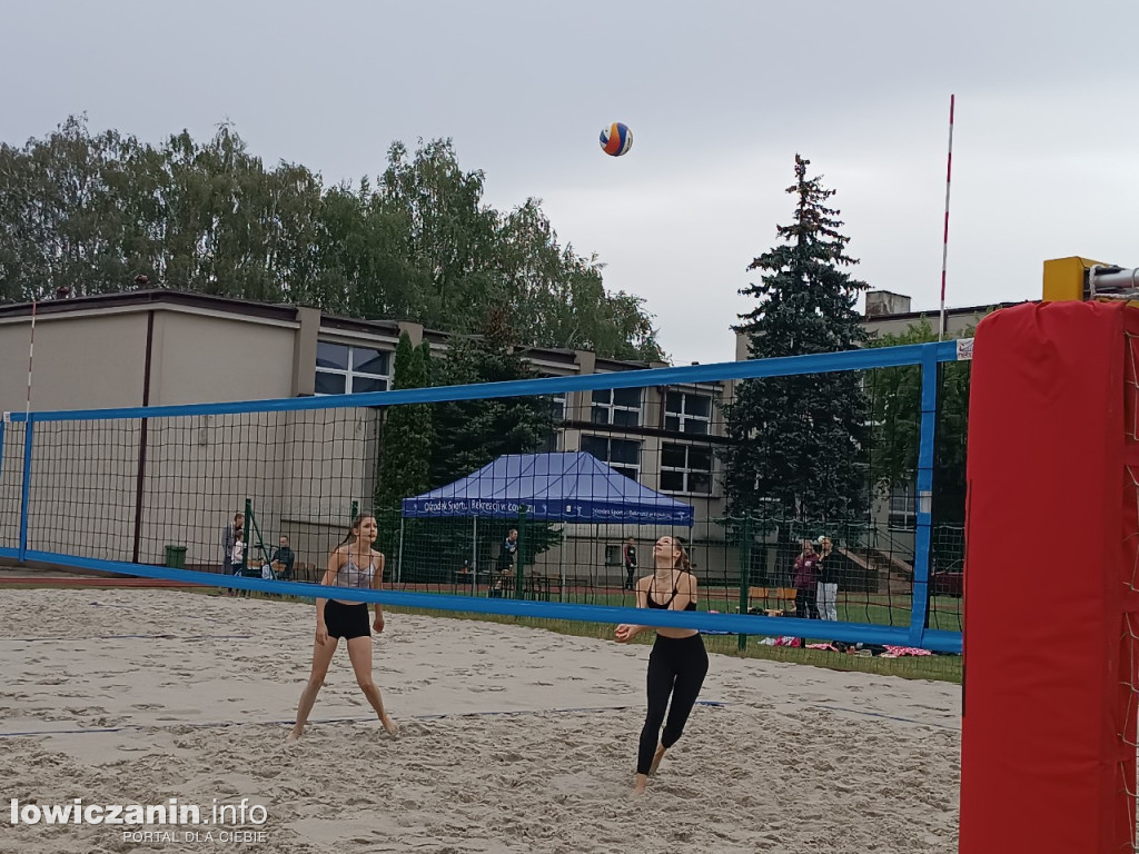 I Powiatowe Mistrzostwa Łowicza w piłkę plażową