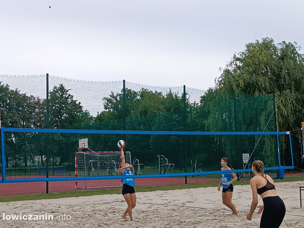 I Powiatowe Mistrzostwa Łowicza w piłkę plażową