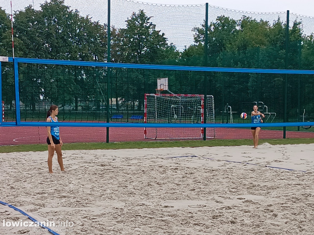 I Powiatowe Mistrzostwa Łowicza w piłkę plażową