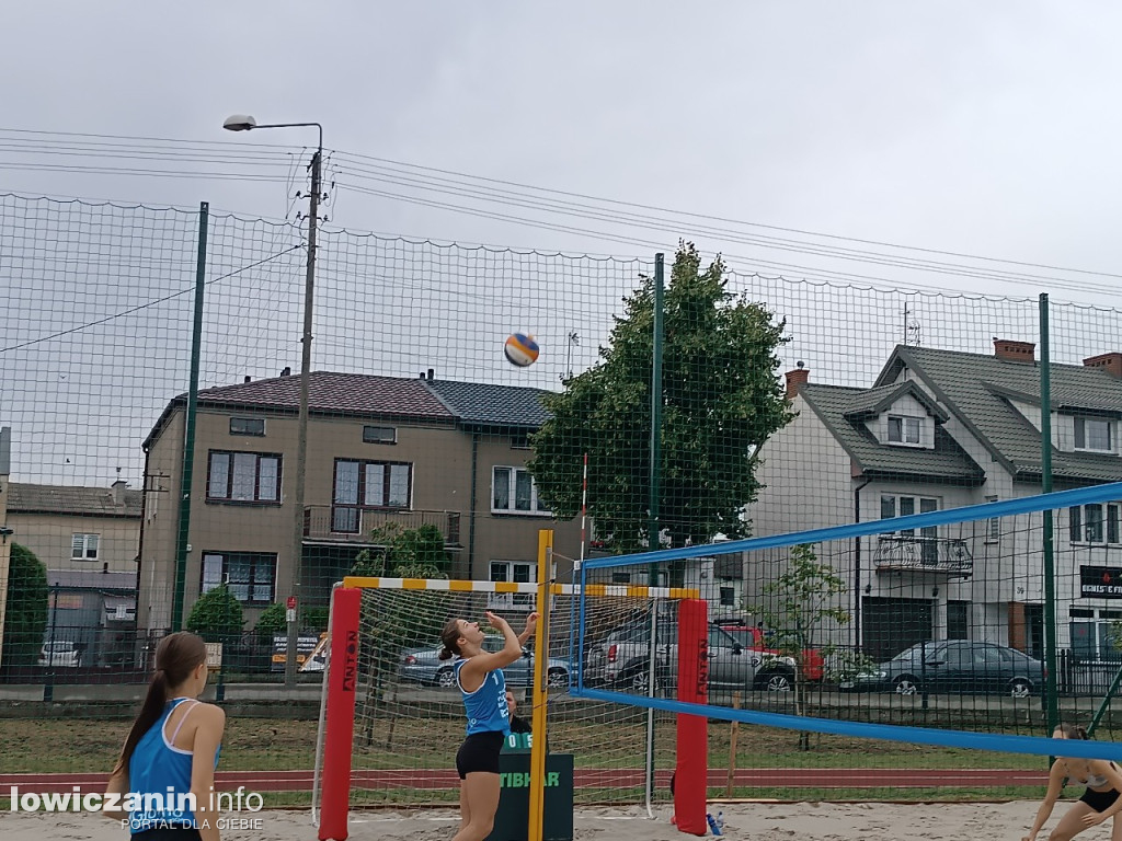 I Powiatowe Mistrzostwa Łowicza w piłkę plażową