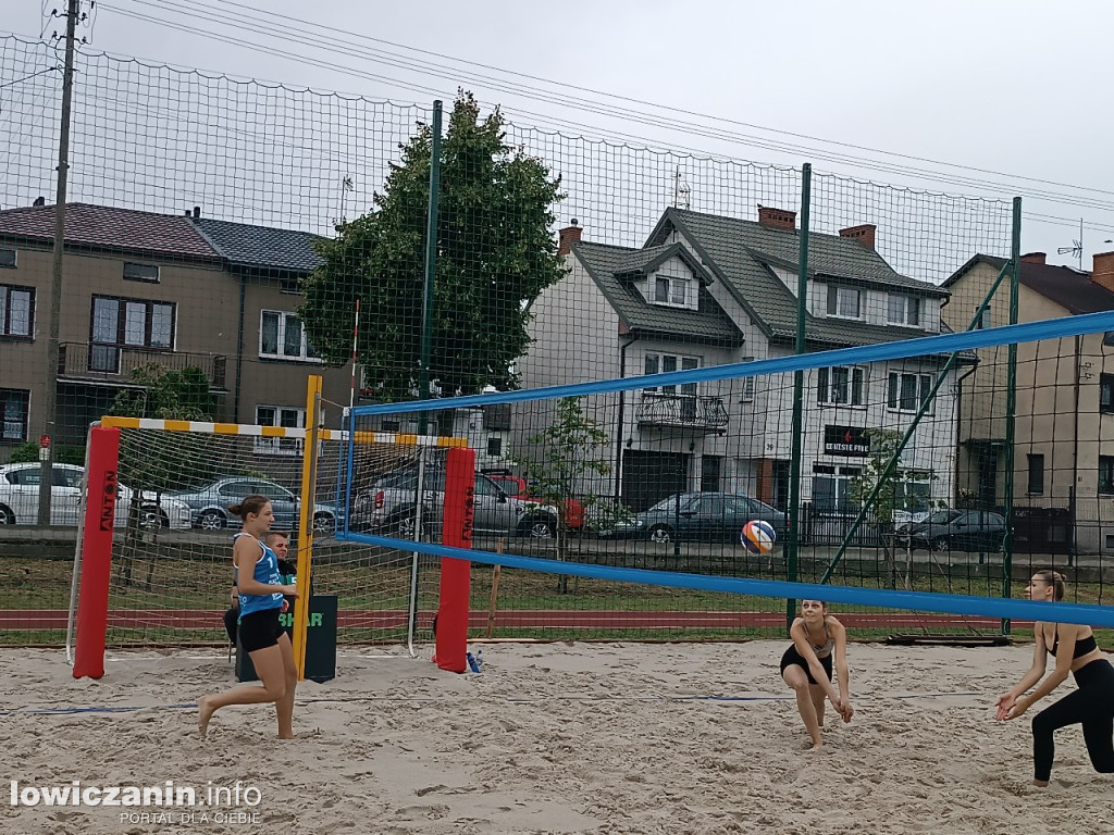 I Powiatowe Mistrzostwa Łowicza w piłkę plażową