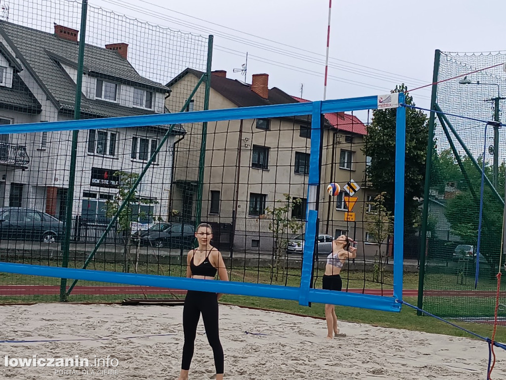I Powiatowe Mistrzostwa Łowicza w piłkę plażową