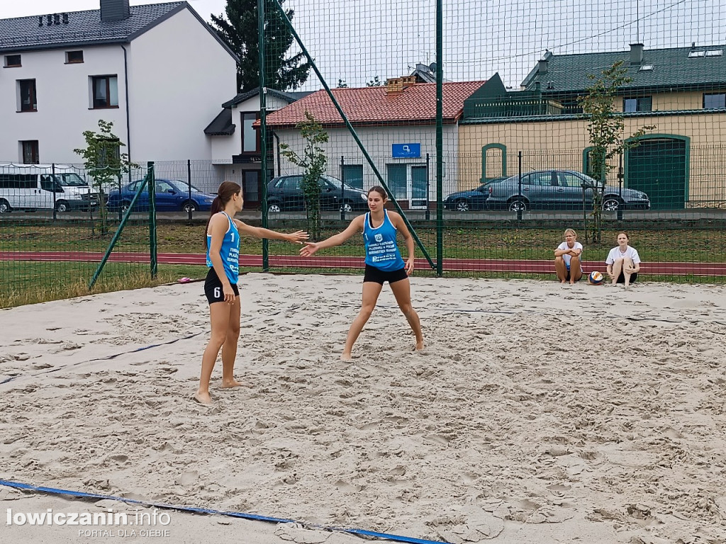 I Powiatowe Mistrzostwa Łowicza w piłkę plażową