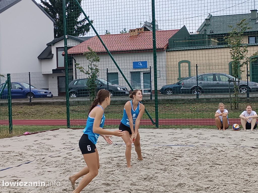 I Powiatowe Mistrzostwa Łowicza w piłkę plażową