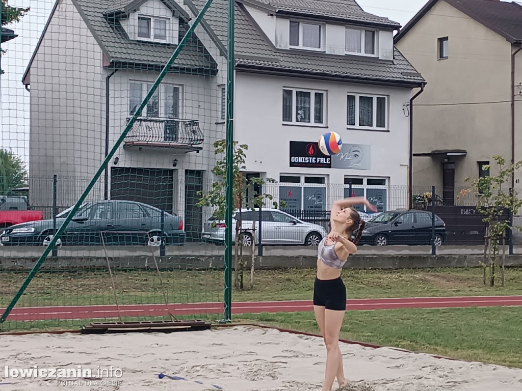 I Powiatowe Mistrzostwa Łowicza w piłkę plażową