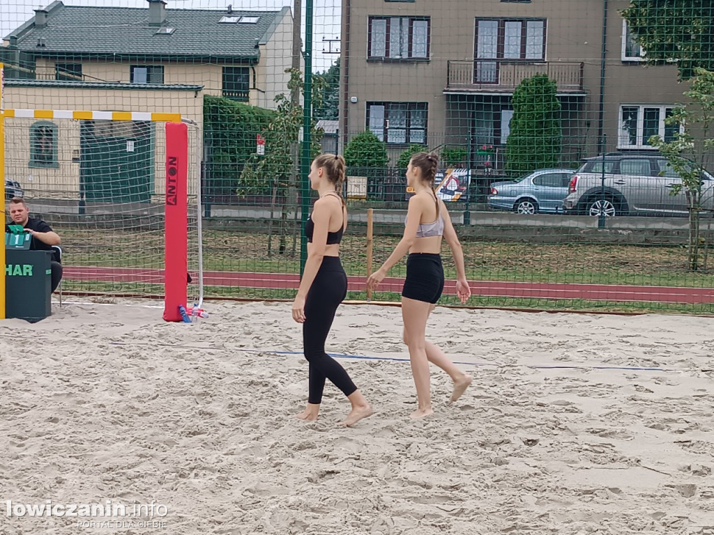 I Powiatowe Mistrzostwa Łowicza w piłkę plażową