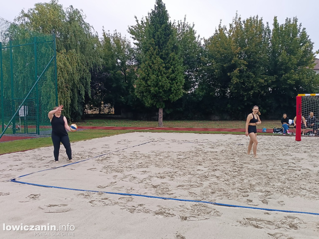 I Powiatowe Mistrzostwa Łowicza w piłkę plażową