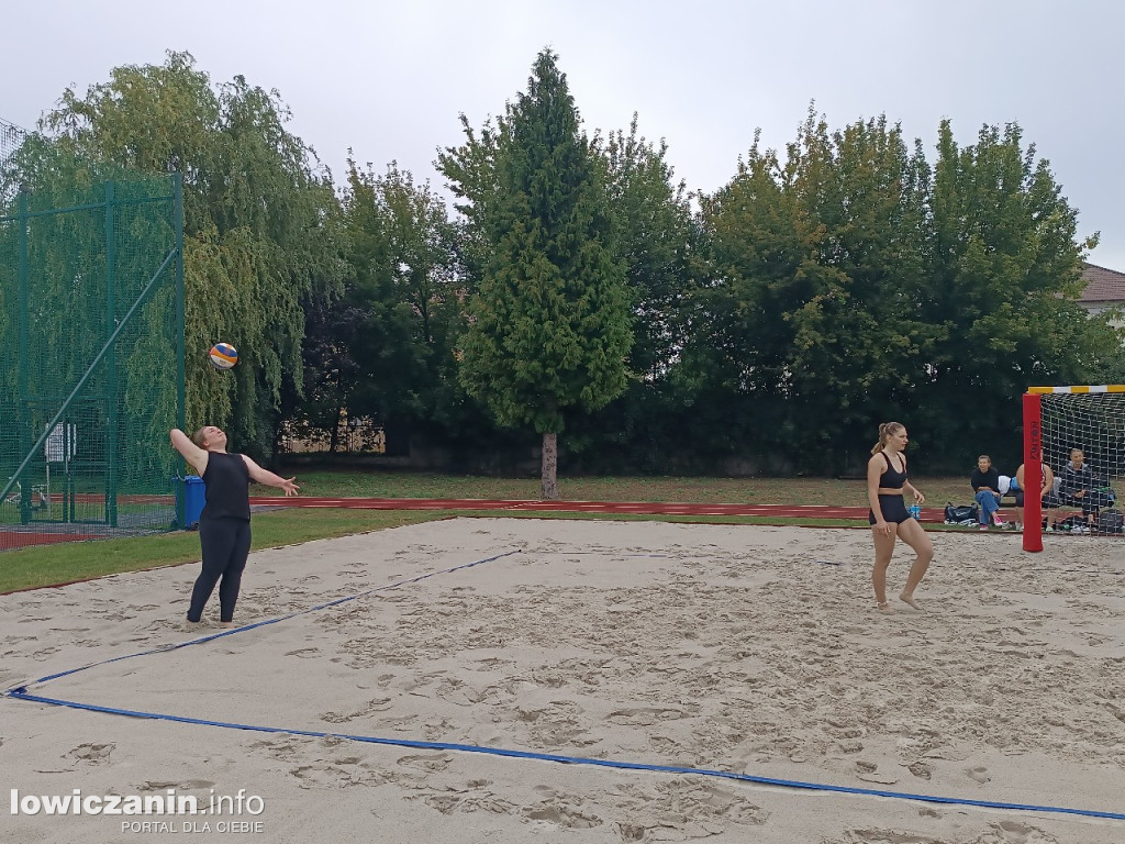 I Powiatowe Mistrzostwa Łowicza w piłkę plażową