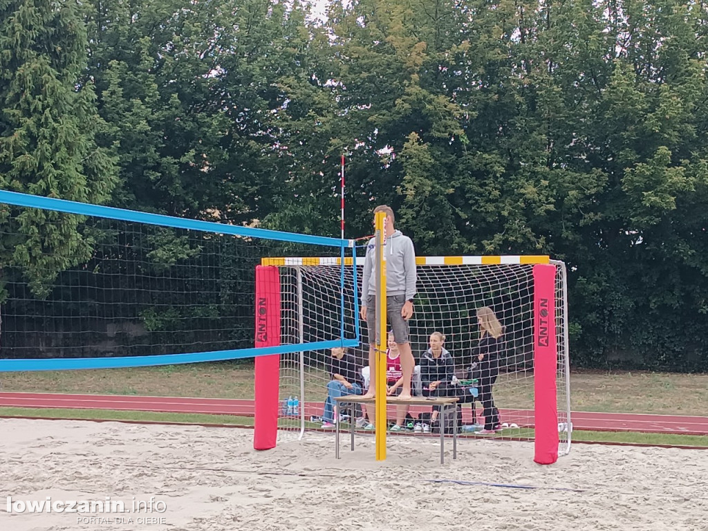 I Powiatowe Mistrzostwa Łowicza w piłkę plażową