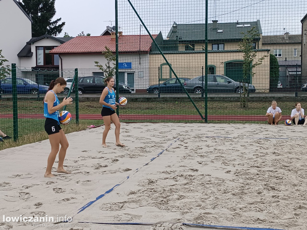 I Powiatowe Mistrzostwa Łowicza w piłkę plażową