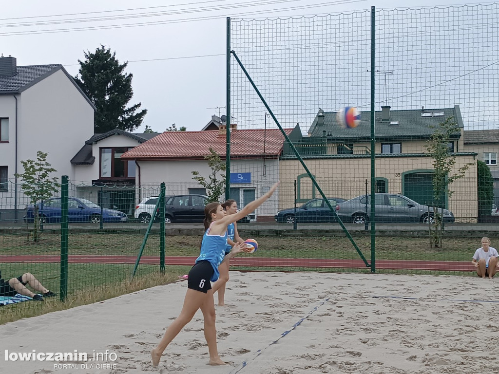 I Powiatowe Mistrzostwa Łowicza w piłkę plażową