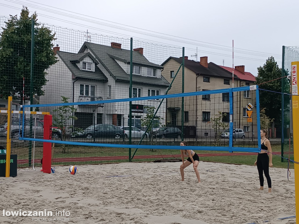 I Powiatowe Mistrzostwa Łowicza w piłkę plażową
