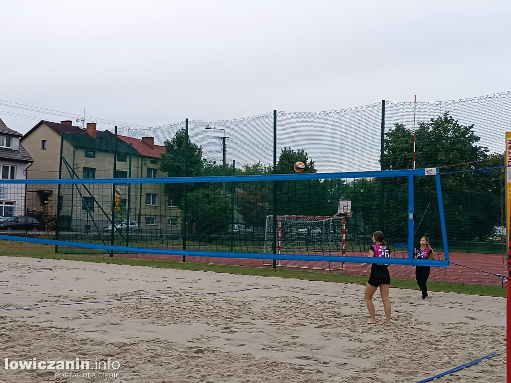 I Powiatowe Mistrzostwa Łowicza w piłkę plażową