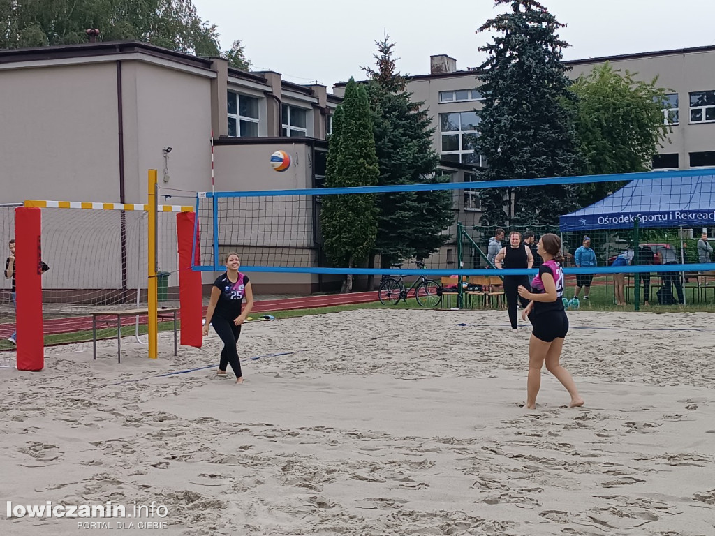 I Powiatowe Mistrzostwa Łowicza w piłkę plażową