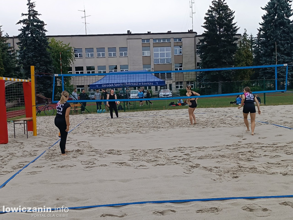 I Powiatowe Mistrzostwa Łowicza w piłkę plażową