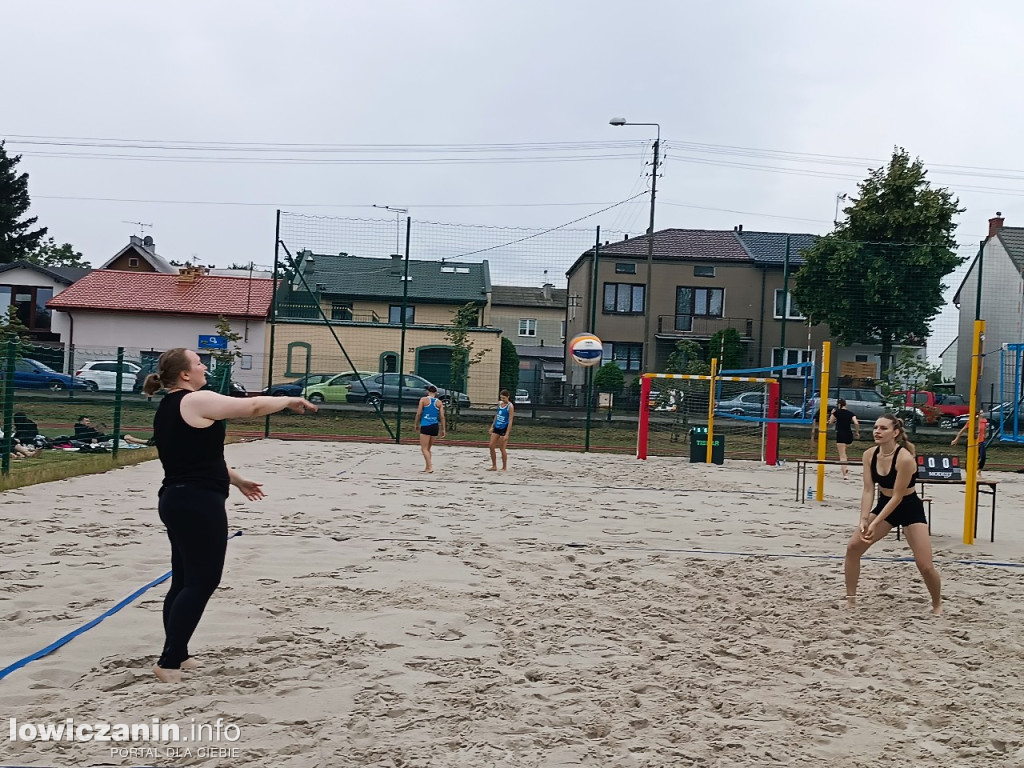 I Powiatowe Mistrzostwa Łowicza w piłkę plażową