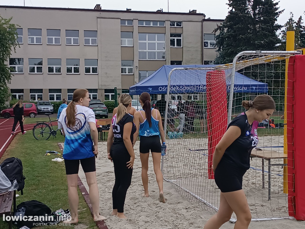 I Powiatowe Mistrzostwa Łowicza w piłkę plażową