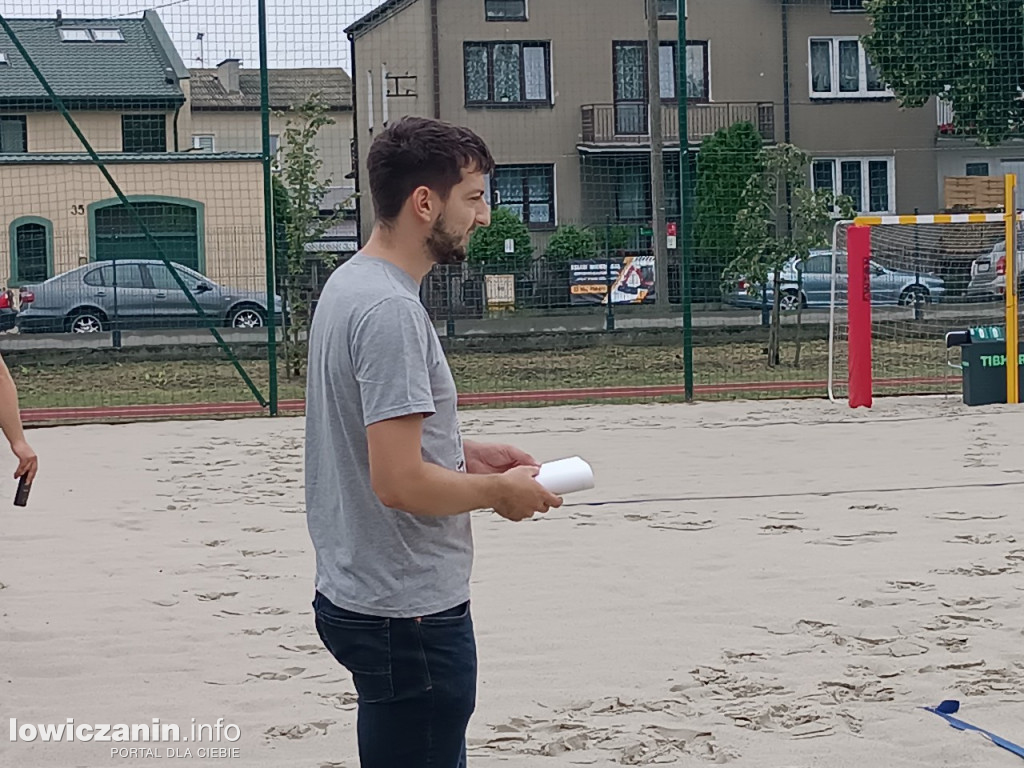 I Powiatowe Mistrzostwa Łowicza w piłkę plażową