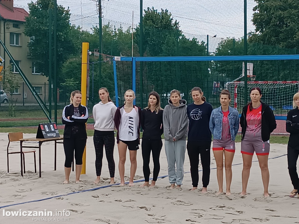 I Powiatowe Mistrzostwa Łowicza w piłkę plażową