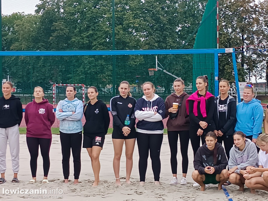 I Powiatowe Mistrzostwa Łowicza w piłkę plażową