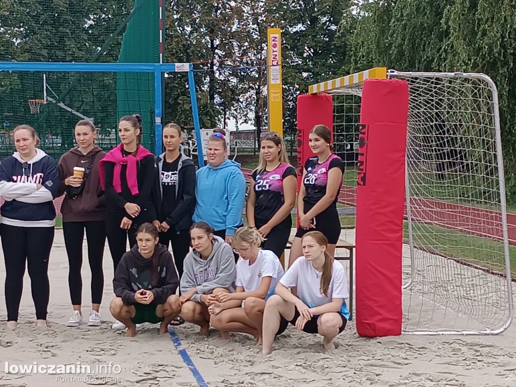 I Powiatowe Mistrzostwa Łowicza w piłkę plażową