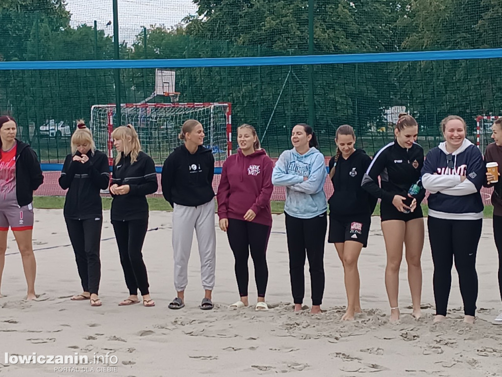 I Powiatowe Mistrzostwa Łowicza w piłkę plażową