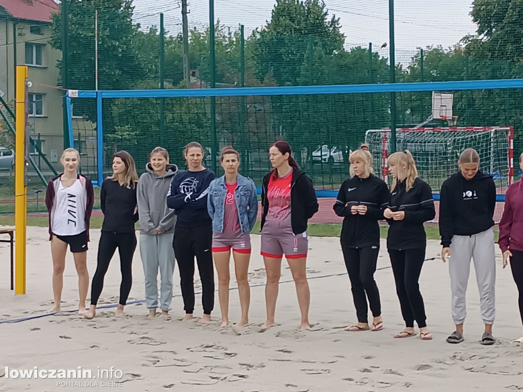 I Powiatowe Mistrzostwa Łowicza w piłkę plażową