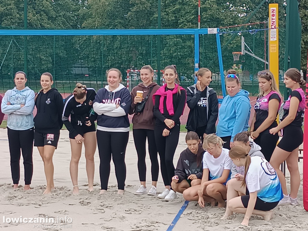I Powiatowe Mistrzostwa Łowicza w piłkę plażową
