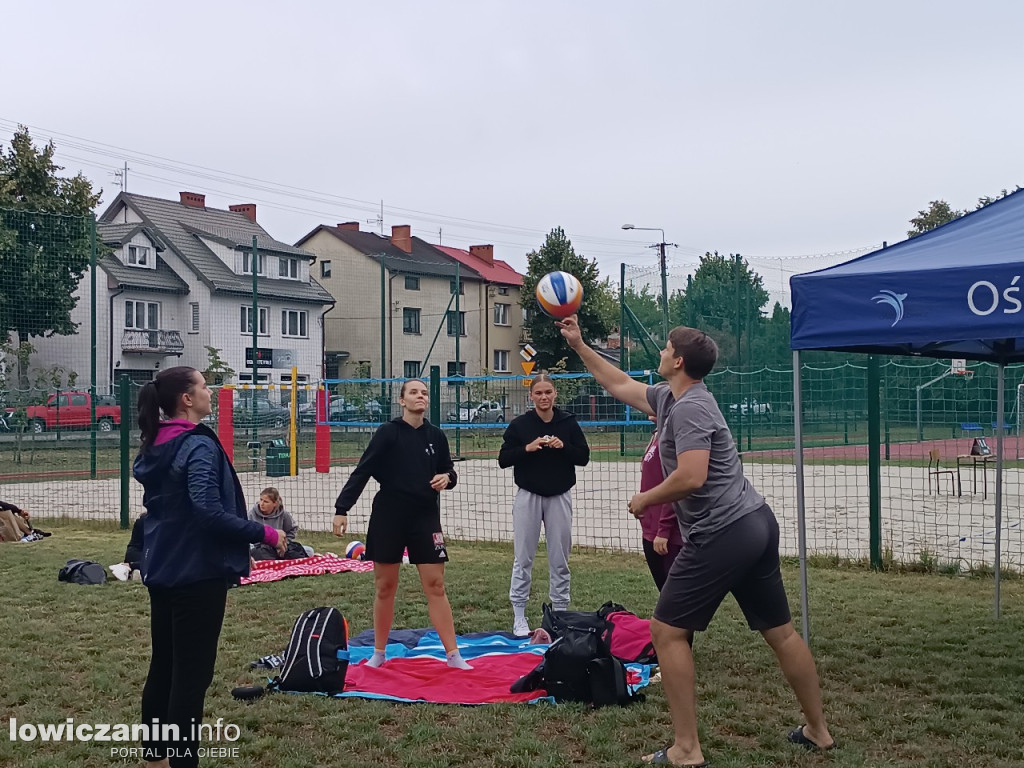 I Powiatowe Mistrzostwa Łowicza w piłkę plażową