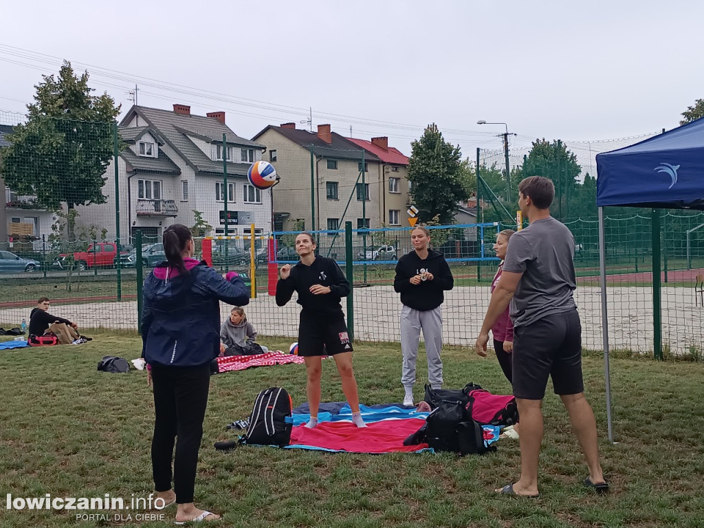 I Powiatowe Mistrzostwa Łowicza w piłkę plażową