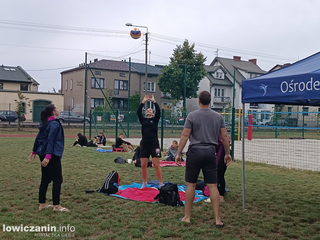 I Powiatowe Mistrzostwa Łowicza w piłkę plażową