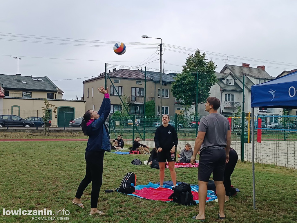 I Powiatowe Mistrzostwa Łowicza w piłkę plażową