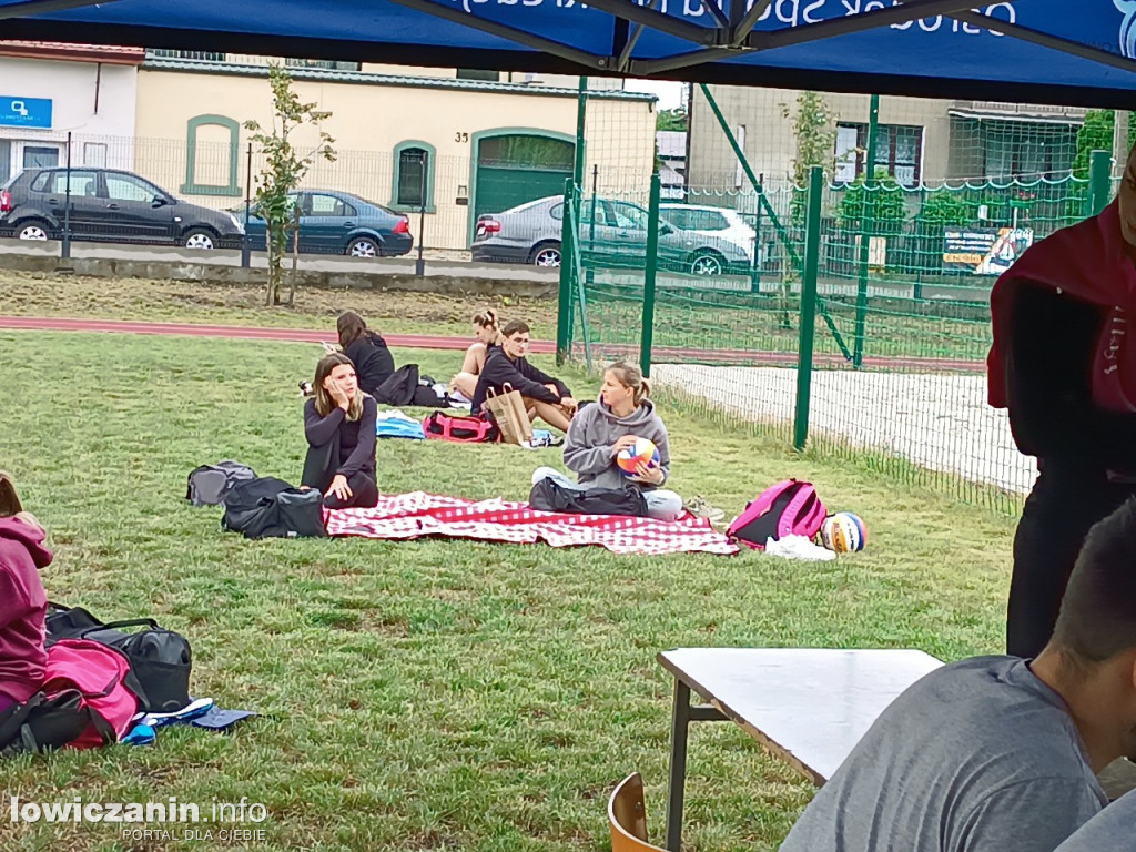I Powiatowe Mistrzostwa Łowicza w piłkę plażową