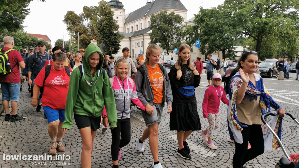 29. Łowicka Pielgrzymka na Jasną Górę wyrusza z Łowicza.