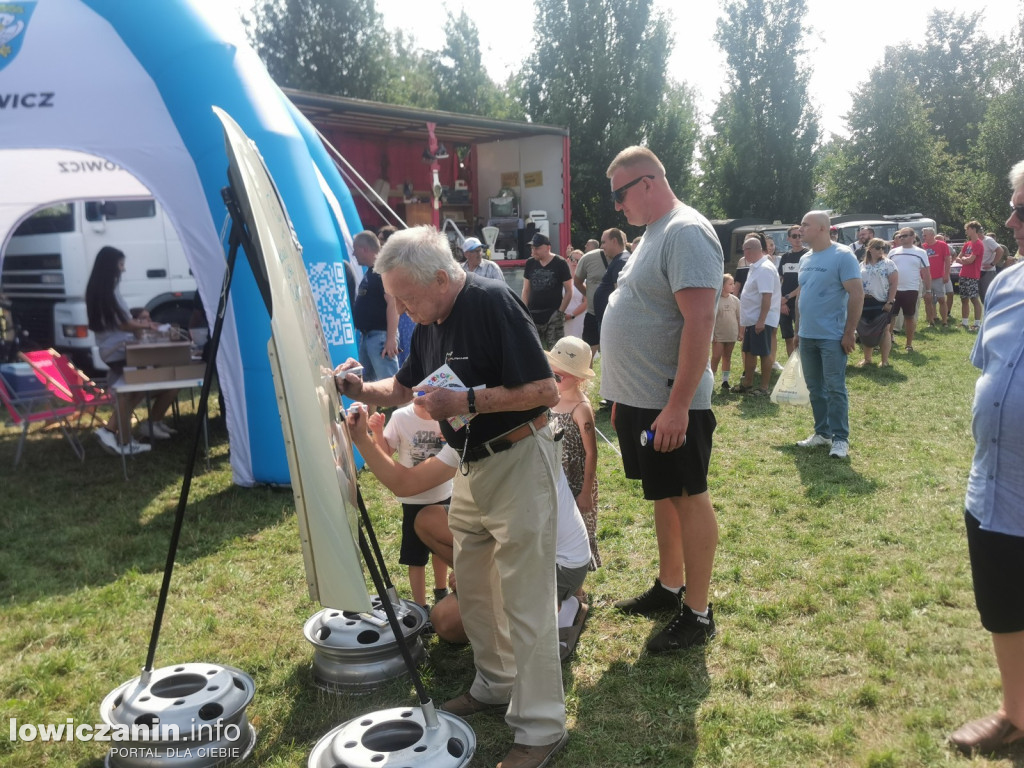 III Zlot Dawnej Motoryzacji na łowickich Błoniach