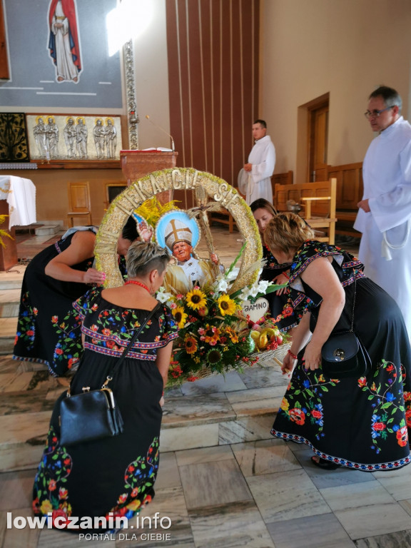 Dożynki w parafii pw. Chrystusa Dobrego Pasterza w Łowiczu.