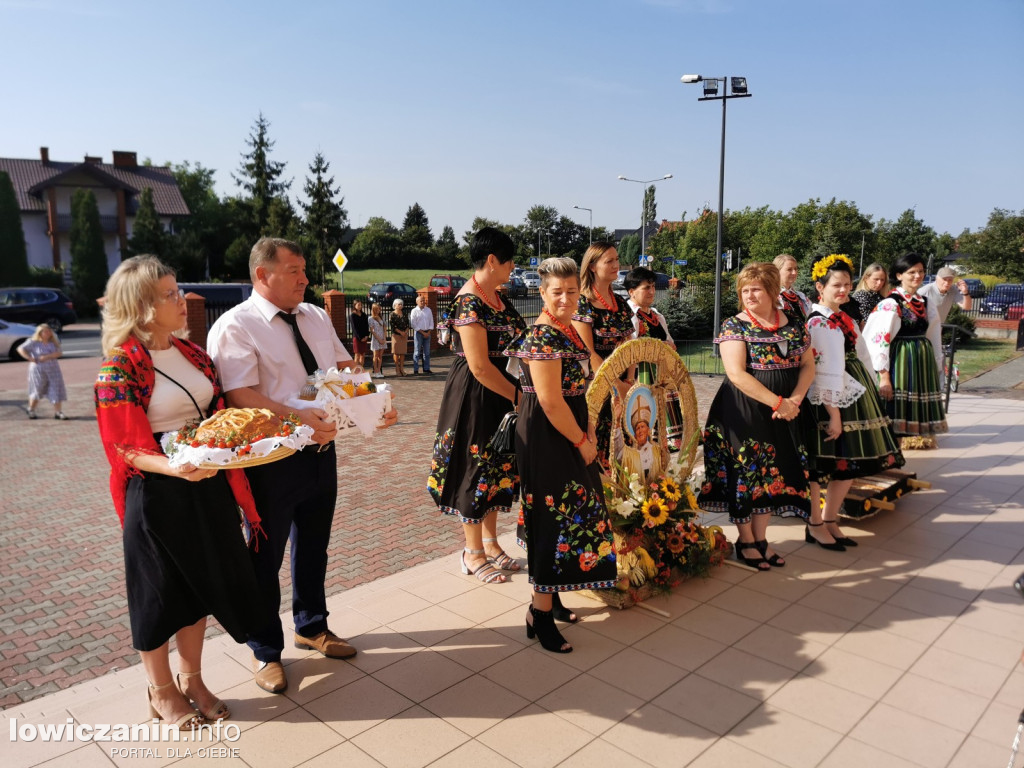 Dożynki w parafii pw. Chrystusa Dobrego Pasterza w Łowiczu.