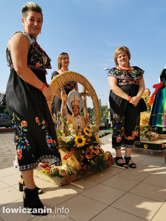 Dożynki w parafii pw. Chrystusa Dobrego Pasterza w Łowiczu.