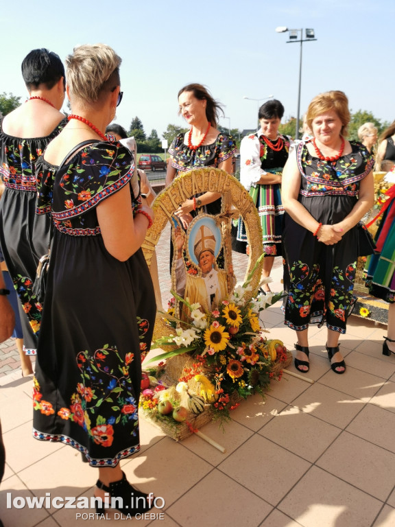 Dożynki w parafii pw. Chrystusa Dobrego Pasterza w Łowiczu.